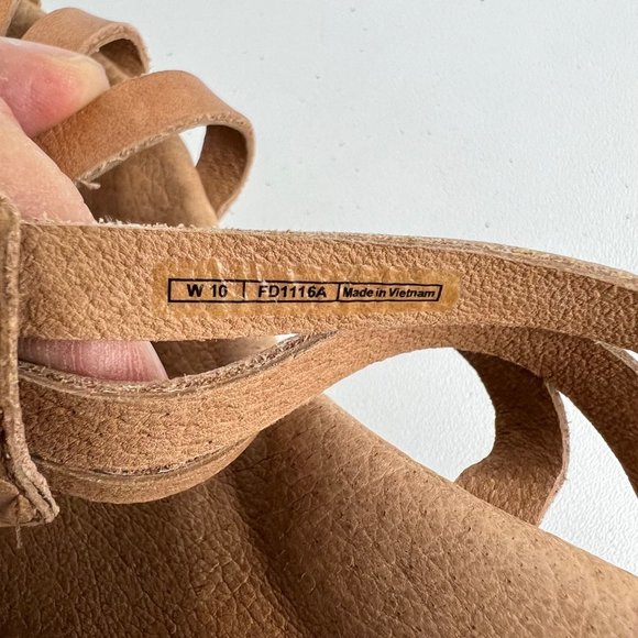 UGG Mattie Womens Platform Wedge Strappy Sandals Tan Brown Leather size 10 - Picture 16 of 16